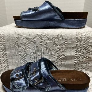 Extreme by Eddie Marc woman’s size 7 clogs blue satin